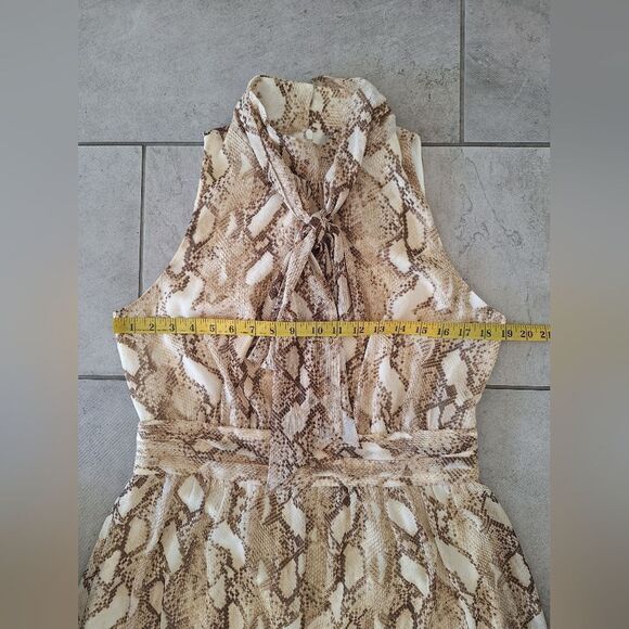 Lauren Ralph Lauren beige leopard print maxi dress size 12 black label. - Picture 7 of 7